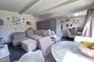 Garden Room - click for photo gallery
